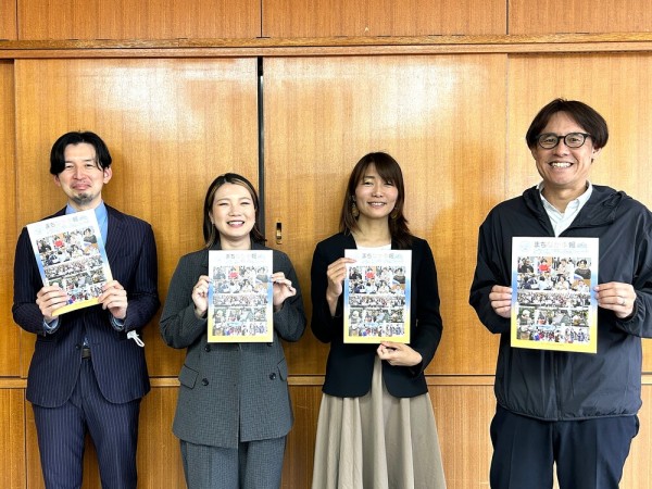 画像：（左から）協議会事務局高橋さん、市産業振興課籔内さん、タウンマネージャー九鬼さん、市商工会藤森さん