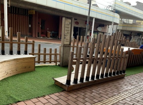 画像:商店街内のパークレット