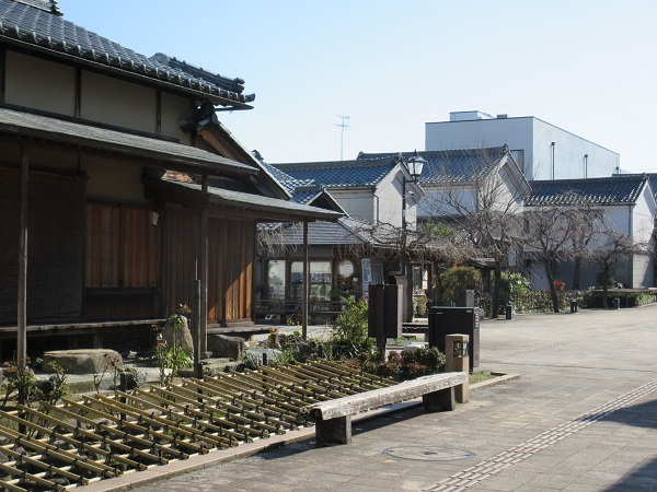 歴史的なまち並みや風景が色濃く残る風景（蔵の辻）