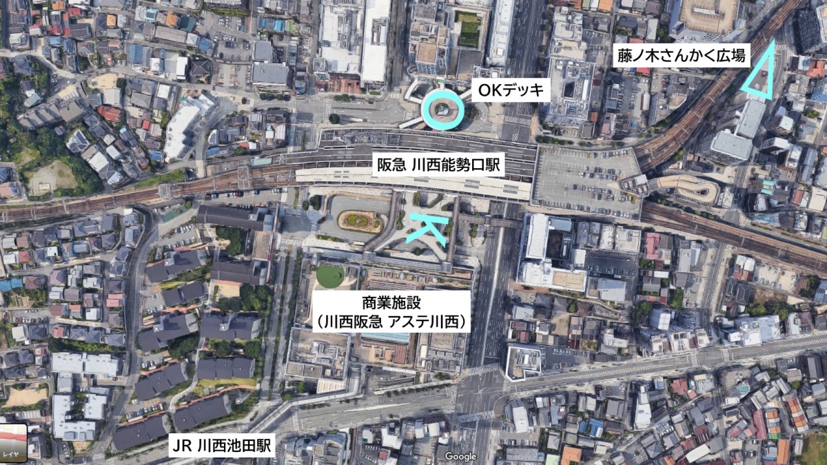川西能勢口駅ペデストリアンデッキと藤ノ木さんかく広場の位置