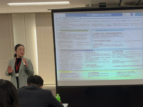 伊奈氏の講演の様子